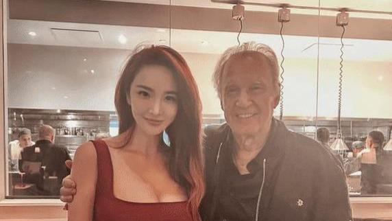 还记得被张檬抢走老公的刘雨欣吗？现在常居美国成好莱坞高管了