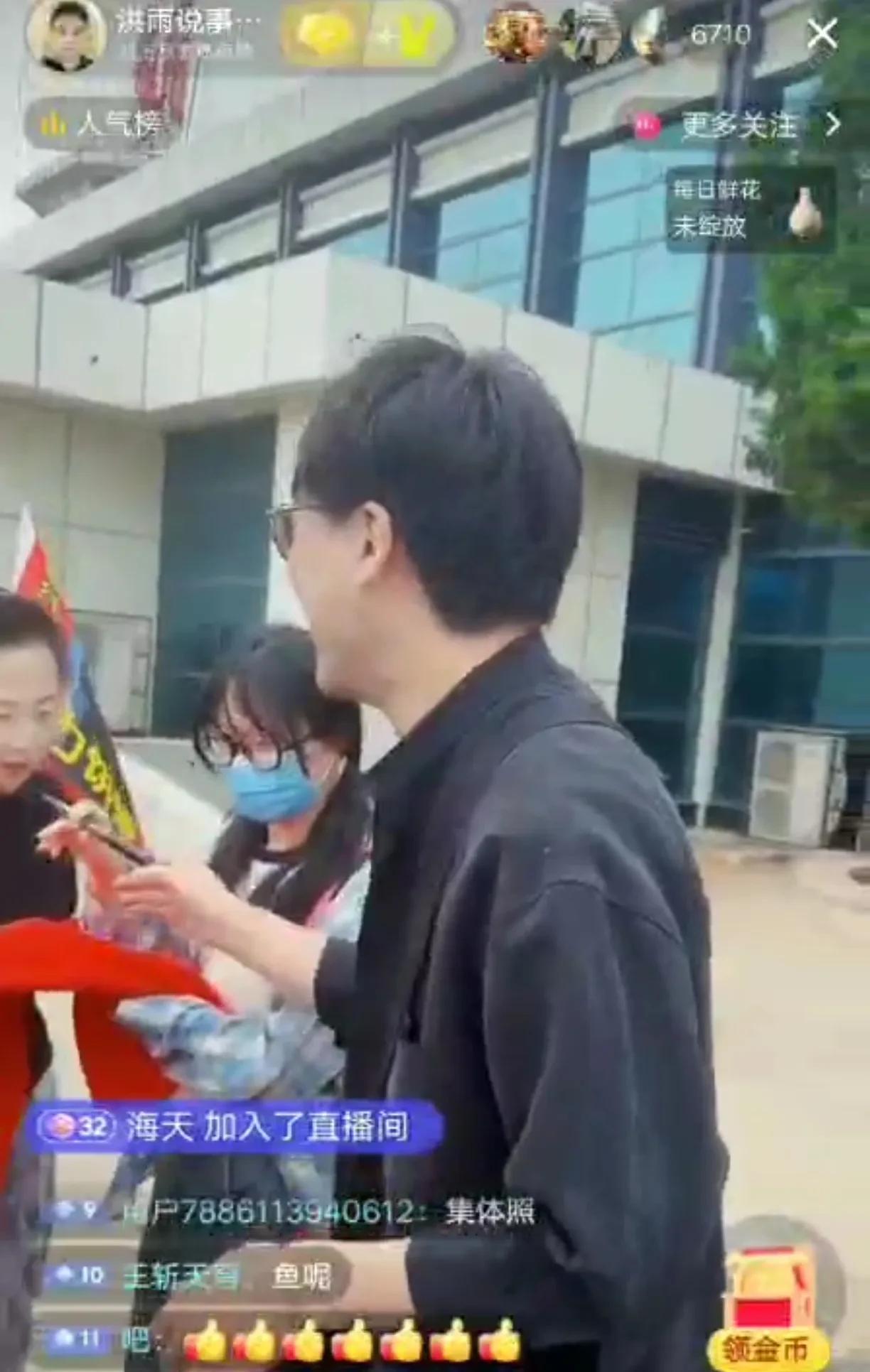 助力家乡演出是二饼的情怀！