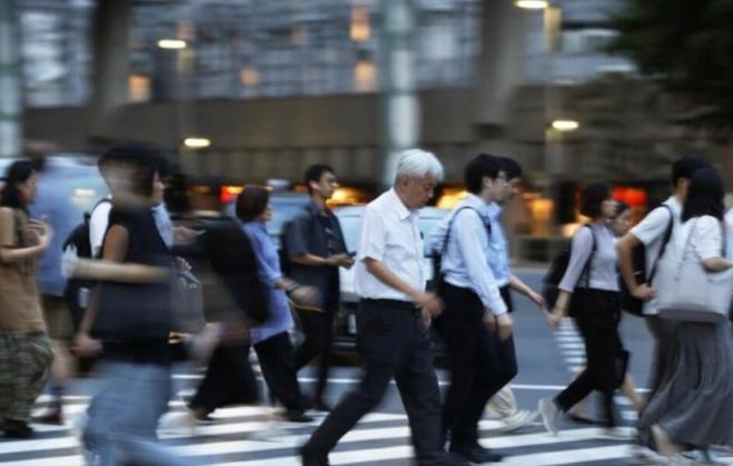 2025年9月14日，日本总务省扔出了一组“炸锅”数据：全国65岁以上老人占到总