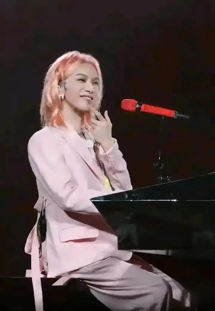 华晨宇现在是男是女？我不理解