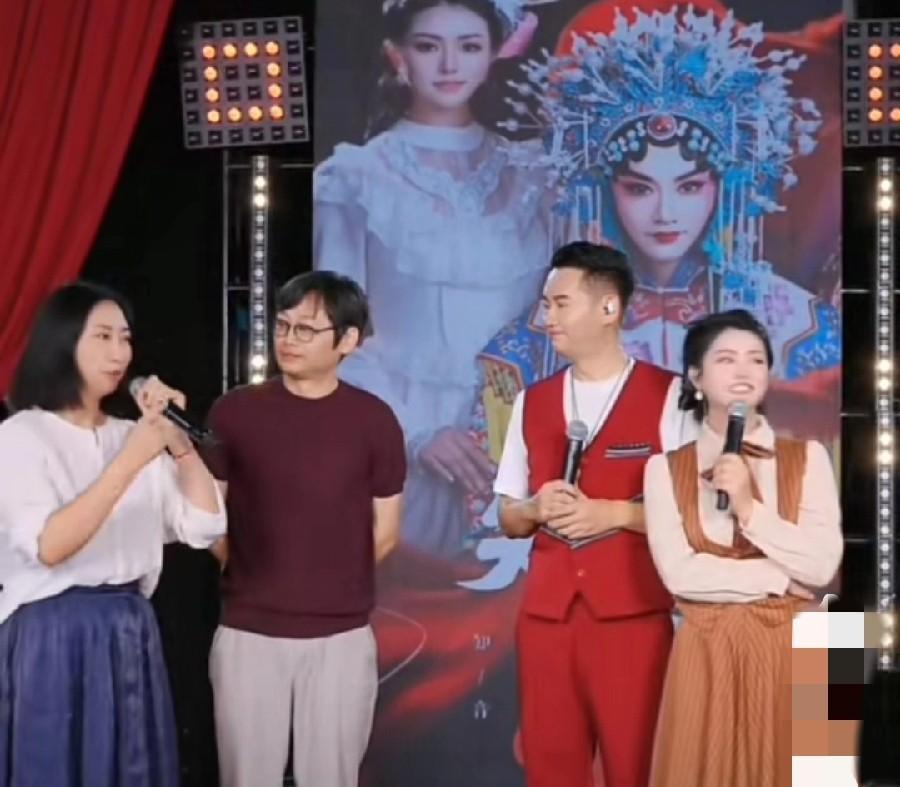 罗姣仿佛成为了徐家的贵人，徐子崴蹭罗粉现在今非昔比成了个网红；他的哥哥徐子淳也犯