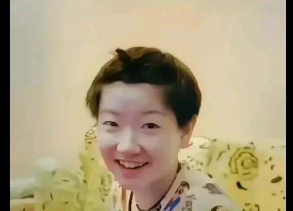 莎莎：你们就说这是不是我亲哥？什么是亲兄妹？莎莎和甜甜给大家完美演绎了亲兄妹的鉴