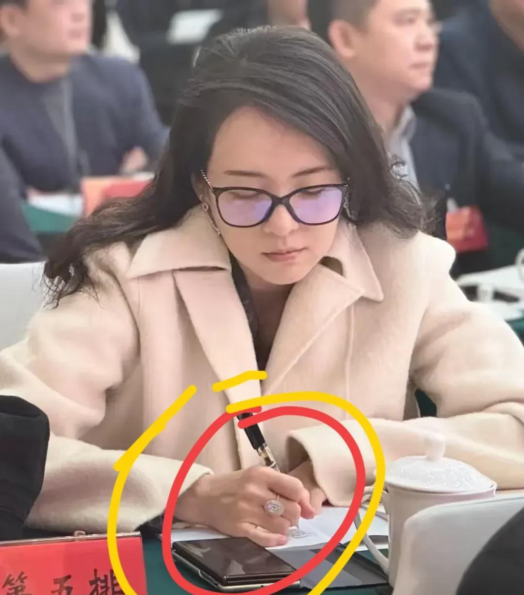 章子怡，不吃馒头争口气。
3月19日，46岁的章子怡，冲上热搜，这一次，不是因为