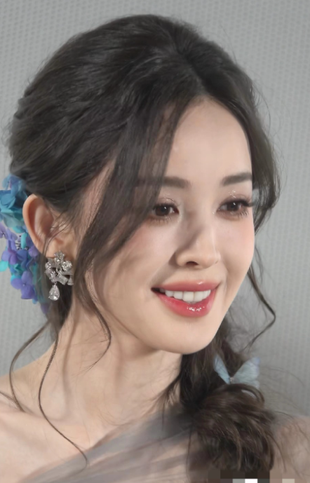 古力娜扎越来越漂亮了，内娱有这样的美貌，真的是骄傲！