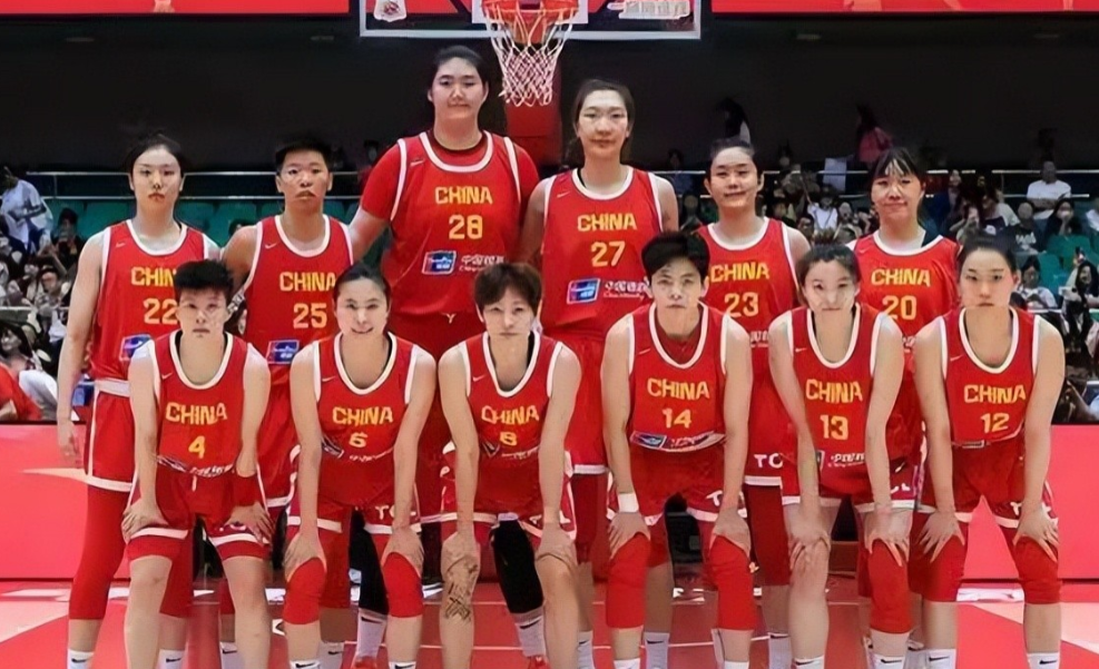 看了中国女篮与波黑女篮的两场比赛，感觉中国女篮技战术水平大大提高，快攻快防相当不