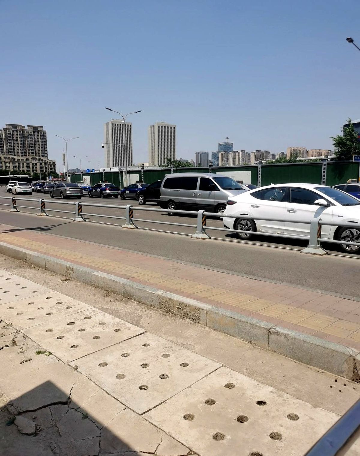 中东战火何时休？苦的总是无辜娃











以色列伊朗停战，中国网友急