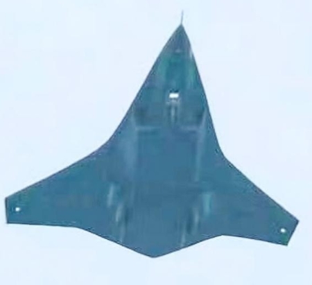 美媒：疑似中国第三款六代机试飞成功

当地时间8月4日，美国“战区”网站发布文章