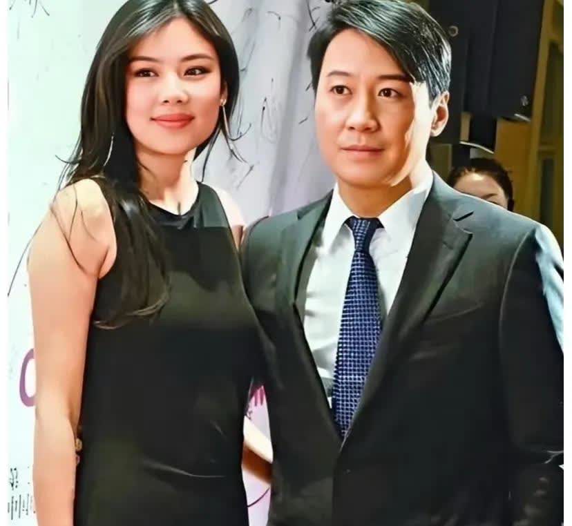 看了港媒的八卦报道，终于理解黎明为何与乐基儿分开了！


黎明和乐基儿的年