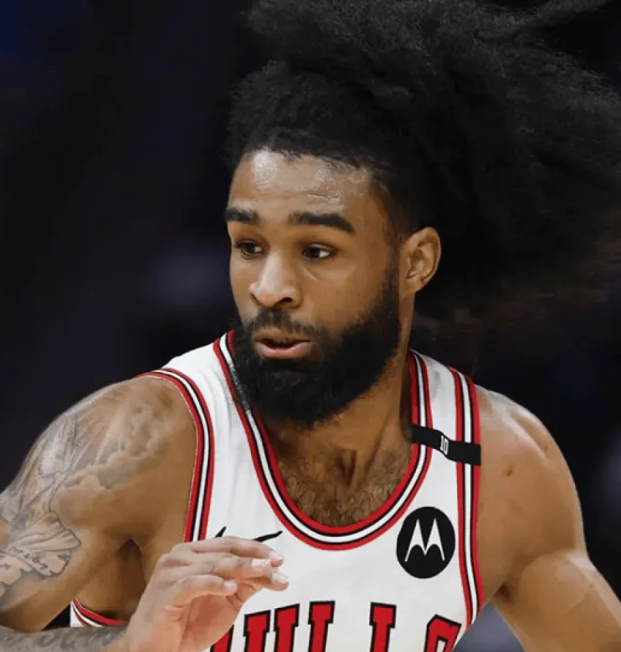 提供一个务实的快船交易方案
先给出我的方案:快船出伦纳德换回公牛的科比怀特＋帕威