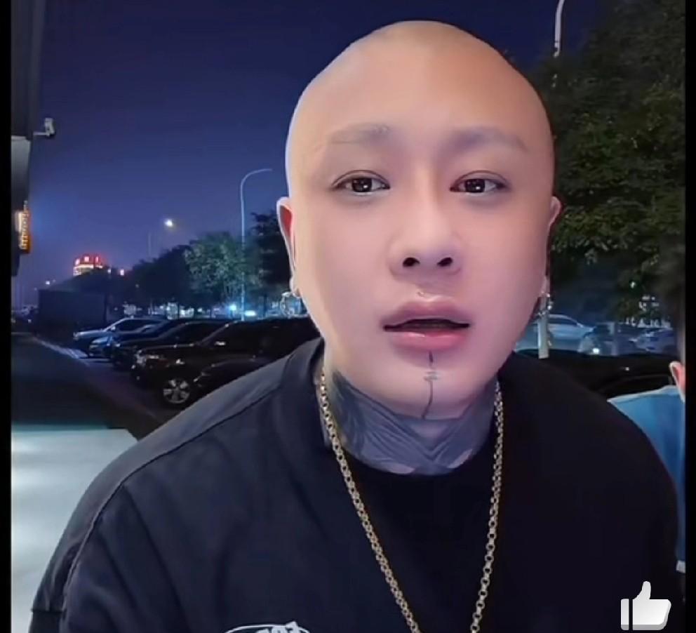 方丈回应粉丝关于沈曼的节奏：
1.我在直播间没提过这个人名字，别人跟我提我都躲，