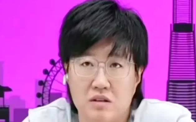 郭焱一句“输了就是输了”把王楚钦的遮羞布撕得干净。

她补刀说体力差、球拍认