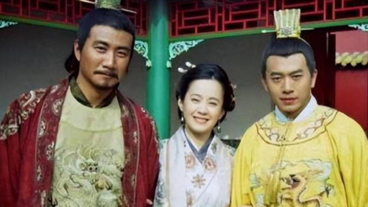 衙门一打杂的偶遇朱元璋，因不识皇上请他喝酒聊天，结果官升十级