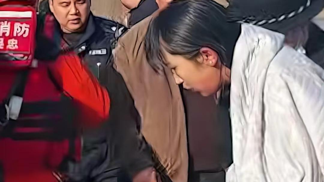 冰窟前的勇敢身影！宁夏 13 岁少女勇救坠冰男童，事后低调离开