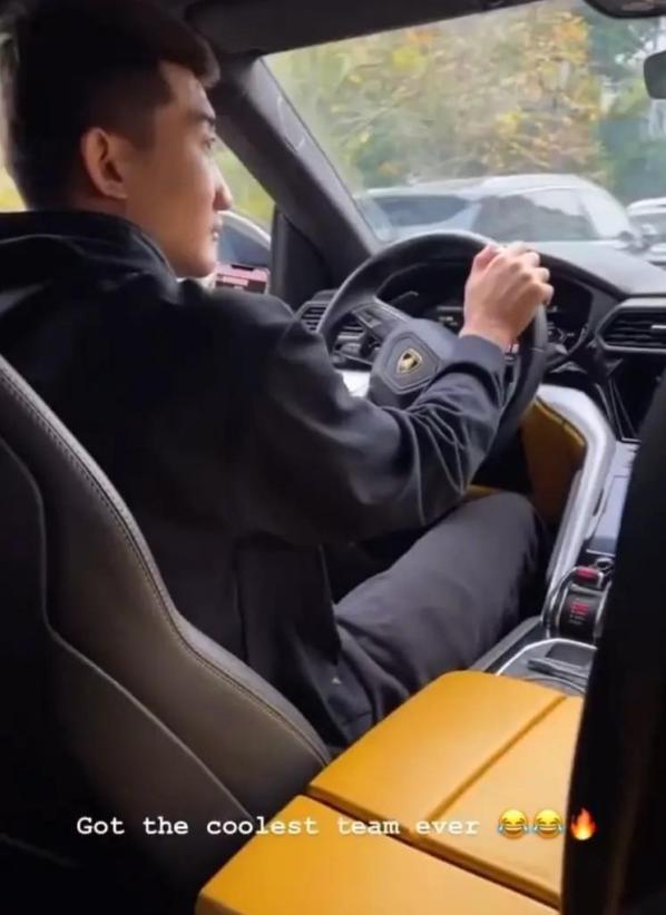 孙铭徽还真看不上这点冠军奖金。  这并非妄言，看看CBA球员的收入排名就明白了：