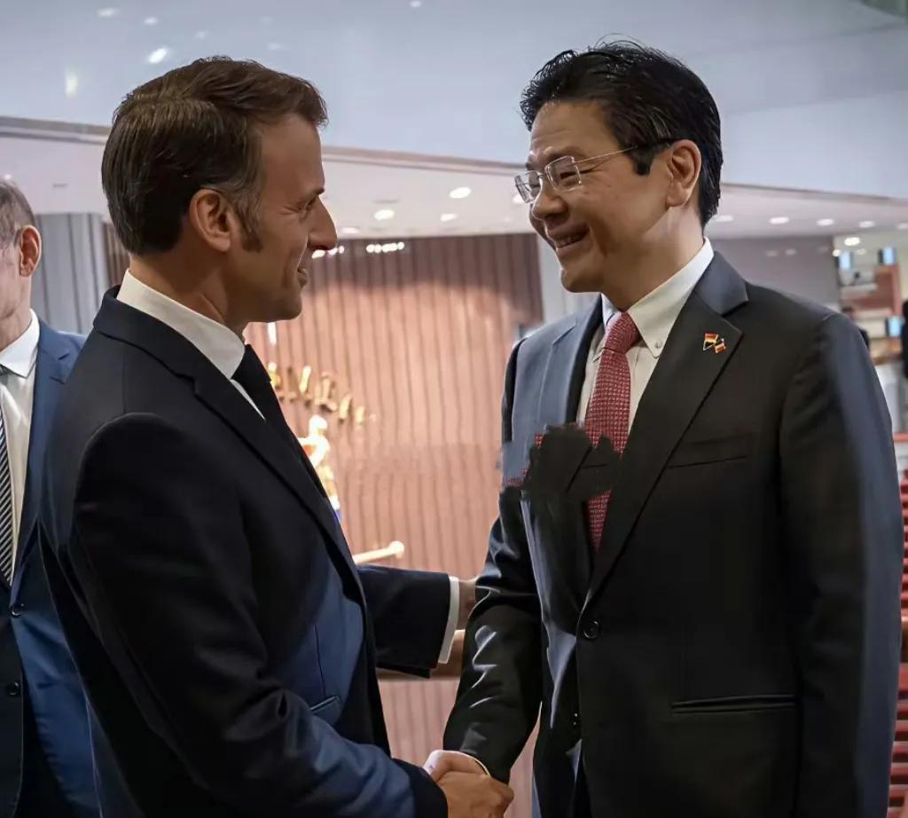 新加坡总理黄循财这是全面倒向西方国家了，新加坡组织的香会已经沦落了，成为法国总统