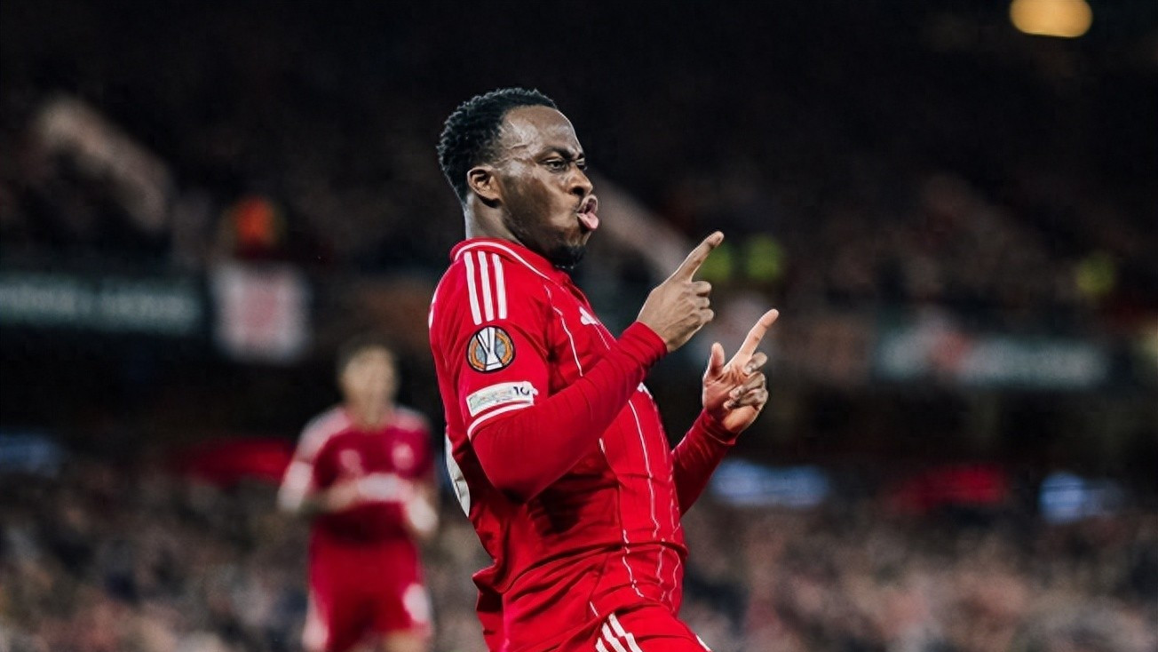 又一场3-0！英超54岁名帅力挽狂澜：7场4胜 带队双线狂奔