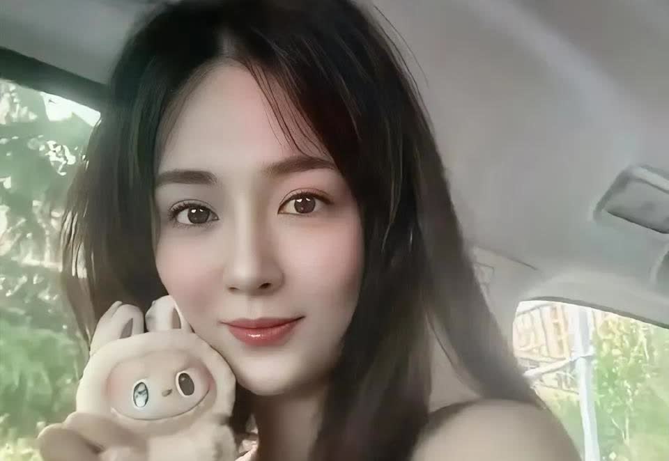 王晓晨终于发文了，
只是过了个六一儿童节，
没说什么，
更没有回应与俞灏明