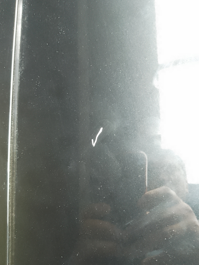 新车贴车膜之前最好自行检查车身
事情的经过很简单。新车到手后两周，接到通知去贴免