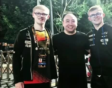 这真是温暖的画面！

原来让人没想到的是，在wtt中国大满贯比赛后，勒布伦兄