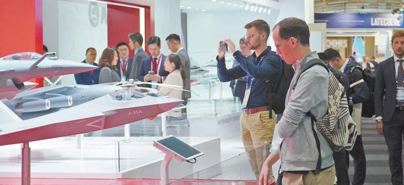 不敢想！2025年6月16日，巴黎航展中最受关注的不是法国阵风，也不是美国F-3