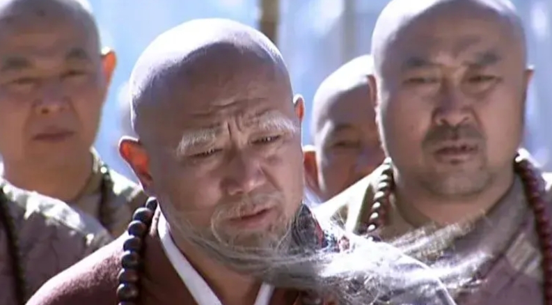 金庸说少林寺方丈玄慈有私生子，我还不信，认为他是杜撰。现在看我错怪金庸啦。
玄慈