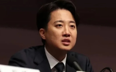 李俊锡很聪明，并没有跟金文洙联手。其实李俊锡很清楚，就算自己跟金文洙联手，也无法