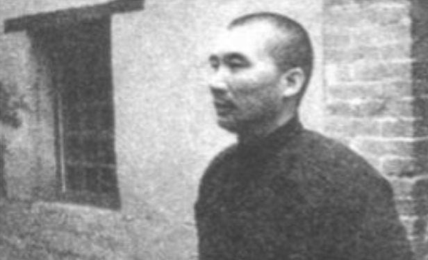 1948年王耀武被俘虏后，被送到陈毅面前，陈毅见到他后，问了这么一个问题：“你家