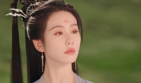 85花里确实是刘诗诗演技最差
连小孩的对手戏都没接住，她的眼睛真的好像是一直都睁