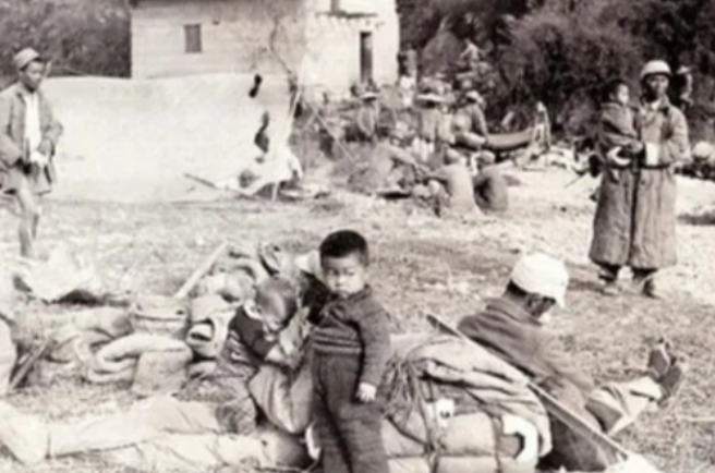 1940年，日军玷污了宋大海的妻子，杀了他的儿子。谁料，宋大海竟邀请日军喝酒，在