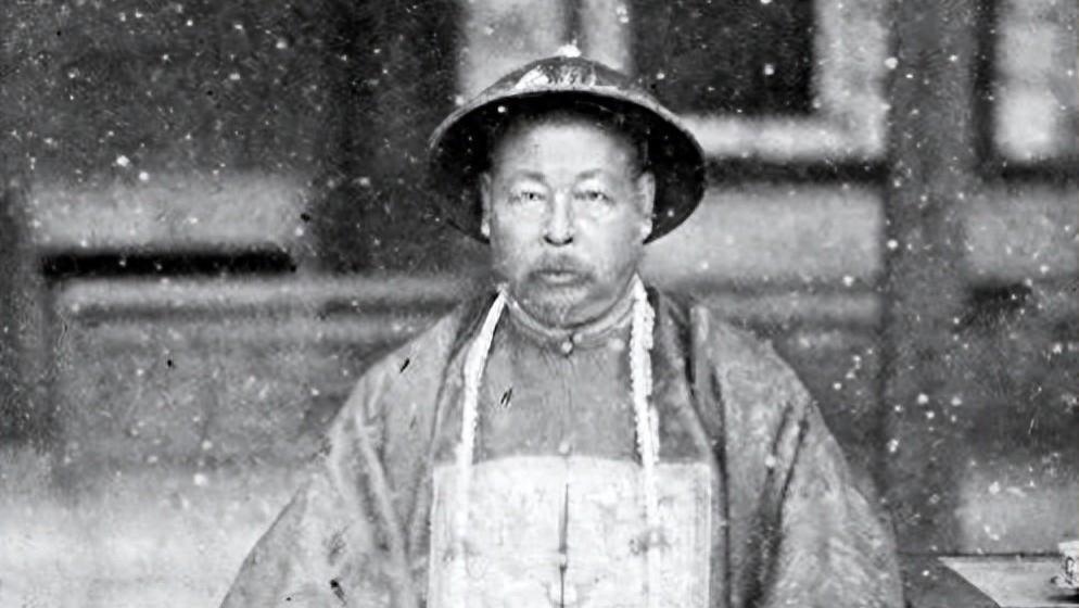 1975年左宗棠墓被炸开，遗骨弃于荒野，王震对此大怒：岂有此理！