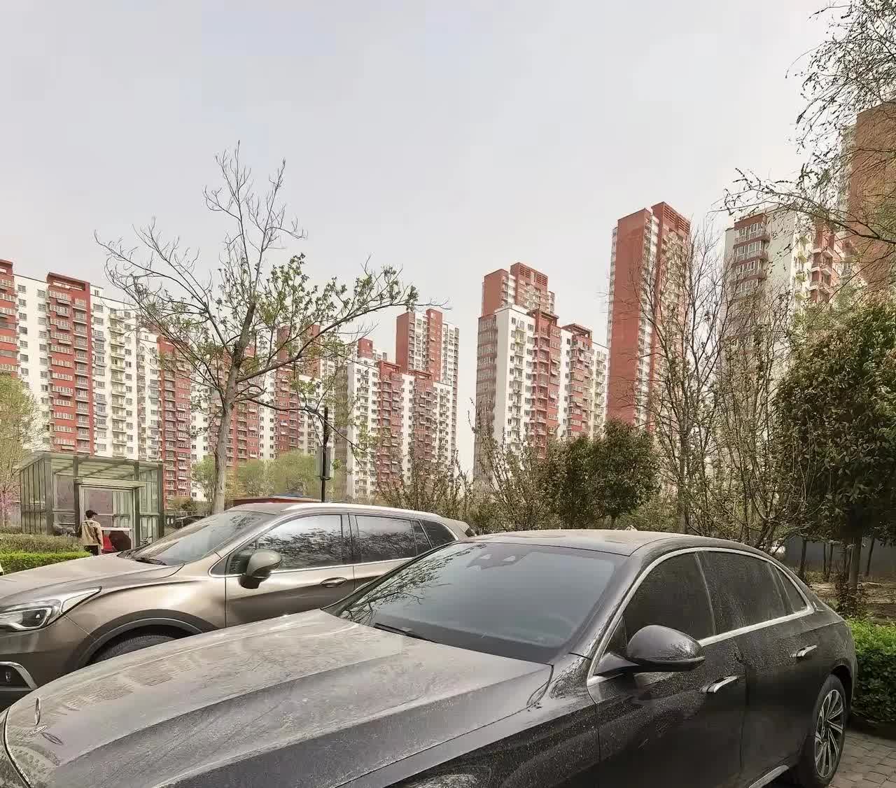 开车的13个好习惯。
​1、有车就要常开，汽车停放超过40天，轮胎可能变形，4