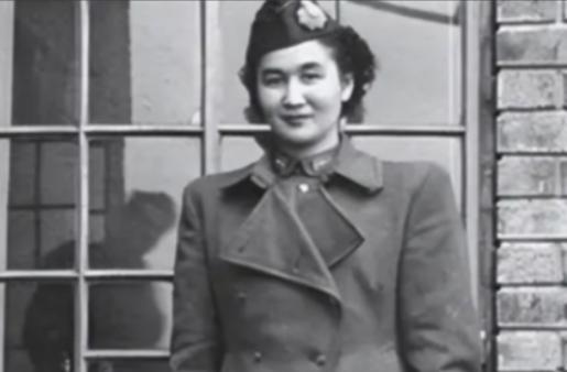 1940年，地下党康乃尔被军统盯上，关键时刻，一位军统女特务出手相救。



1