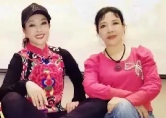 2月7日，刘晓庆妹妹刘晓红否认了自己和丈夫卷走姐姐巨额财产，导致姐姐刘晓庆无家可