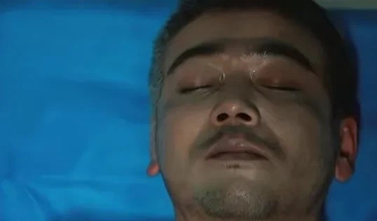 《以法之名》万海死了，死在了天亮之前。
万海太惨了，万海从第一集就开始坐牢，万潮