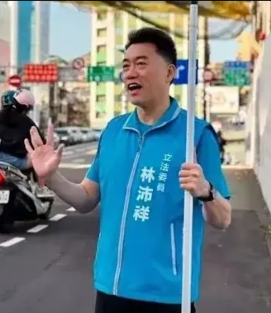 基隆地检署今天指挥调查局对罢免国民党立委林沛祥团体涉嫌伪造之提议人名册，进行查证