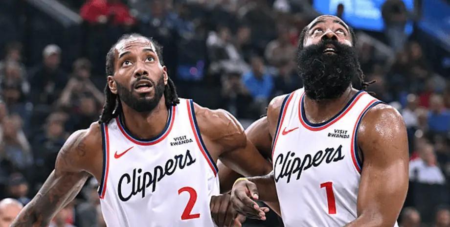 能交易还是趁早，他现在的作用大概也就和掘金打的时候顶一下约基奇了。球队战绩越好，