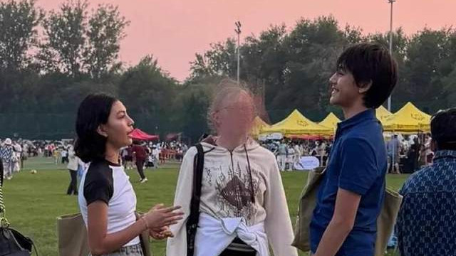 星二代扎堆！黄渤孙红雷聊嗨，杜江变女儿摄影师，嗯哼人字拖抢镜