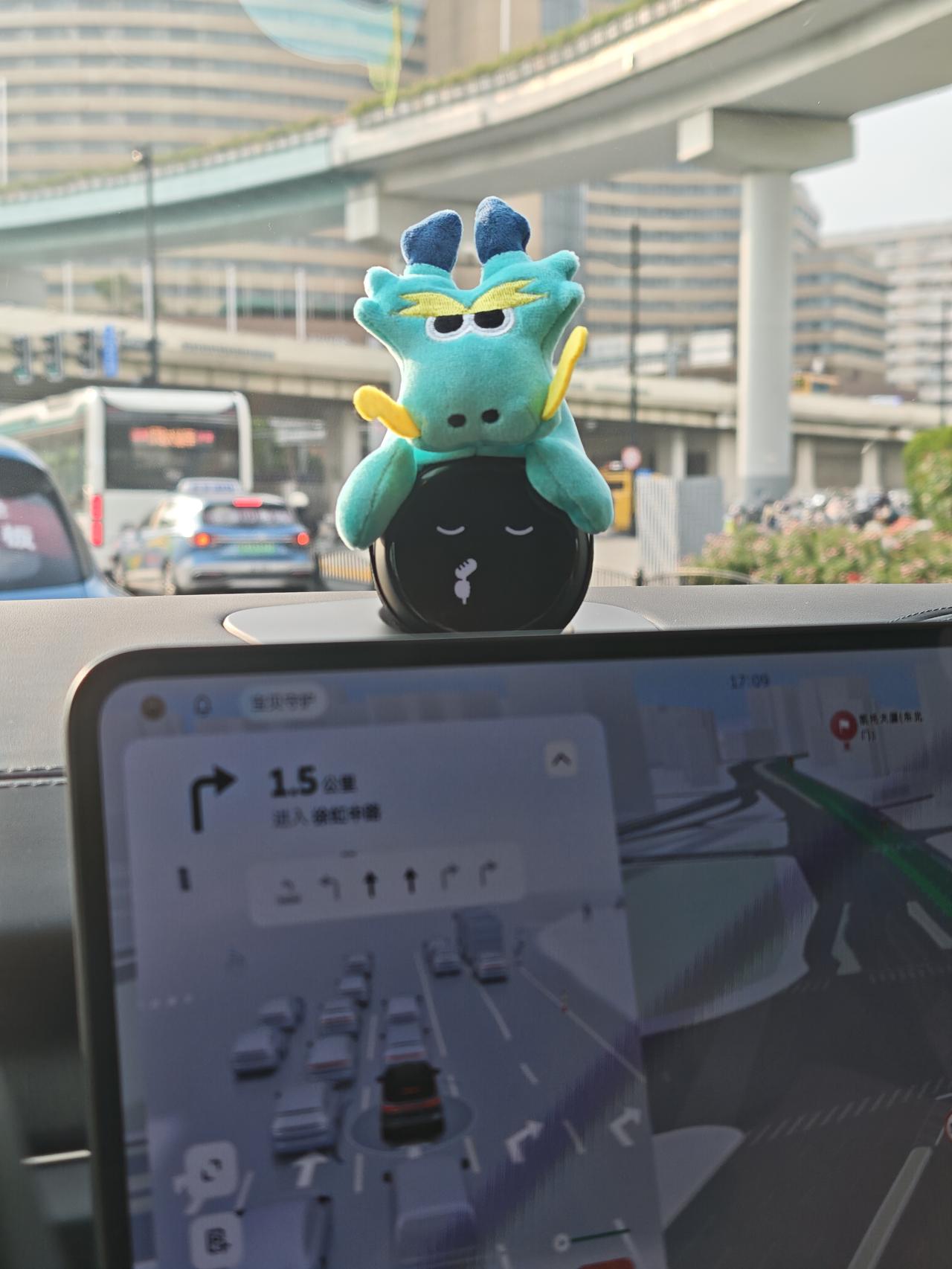 高速高架快速路尚可，城市道路心惊胆战
