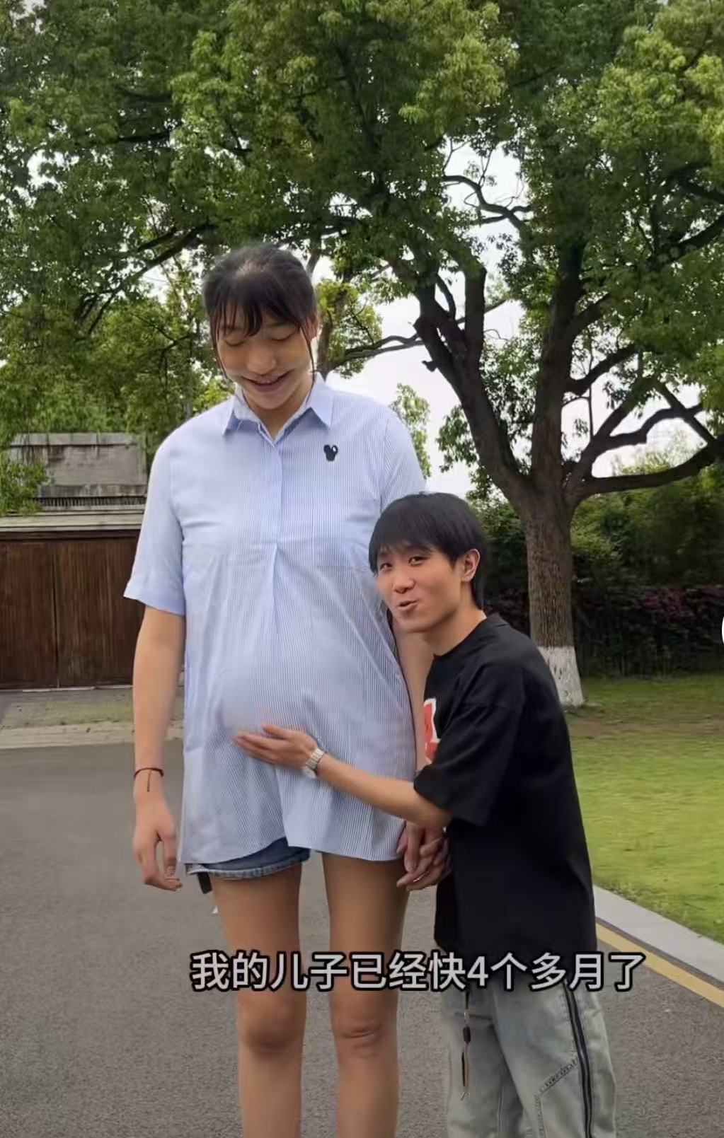 太不匹配了，他俩是怎么走到一起的