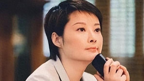 袁立，那个差点让我忘记的女演员