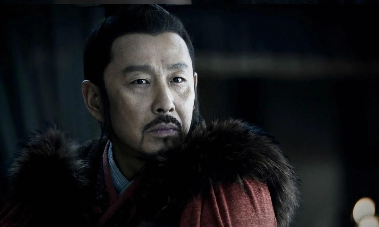 韩信这辈子最大的错，就是把项羽逼上了绝路。亥下之战，他带着三十万大军将项羽围得水