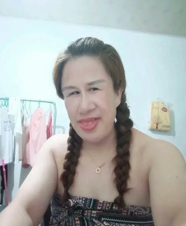我喜欢有钱的老女人，即使丑点我也认了