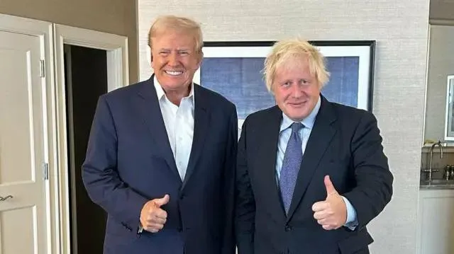 英国前首相鲍里斯·约翰逊支持美乌新版矿产协议，称其类似1941年租借法案
约翰逊