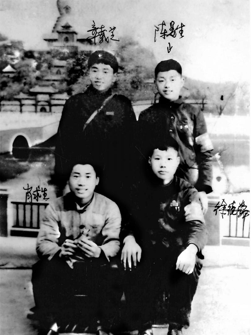 【老照片】两张湖南知青老照片，讲述的是比老三届还早的知青故事。这两张照片都拍自于
