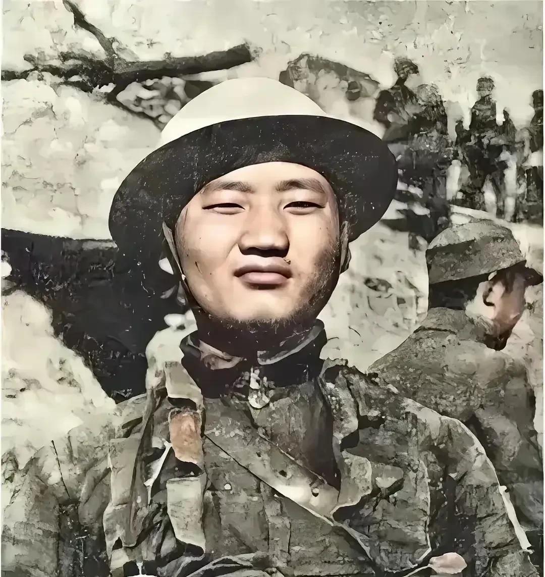 这是1937年淞沪会战期间国军记者拍摄的照片，这名战士是敢死队的一员，将要去执行