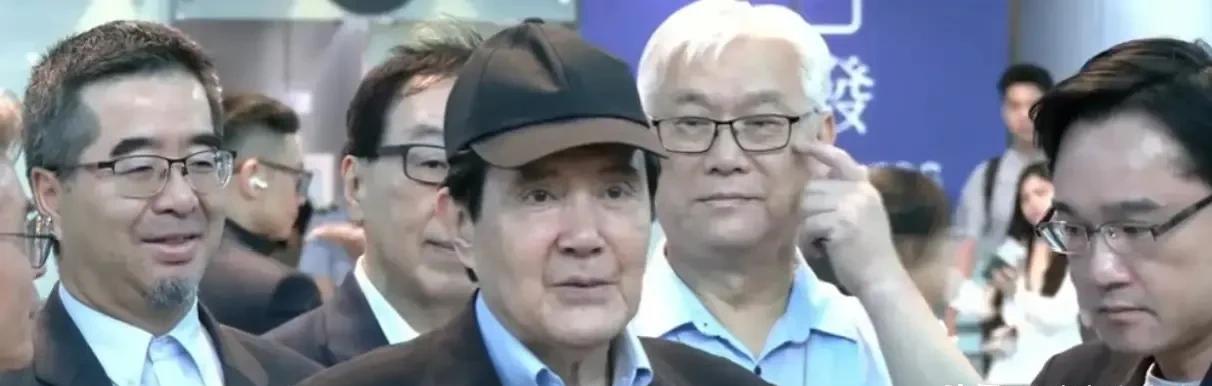 马英九今天将率台湾省“大九学堂”学生赶赴大陆参访，马英九一行的首个行程是参加在厦