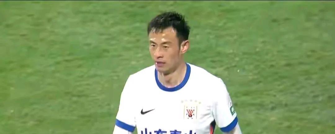 泰山队被合同“绑架”？崔康熙引援谜团激怒球迷
泰山队最近的操作把球迷看懵了——联