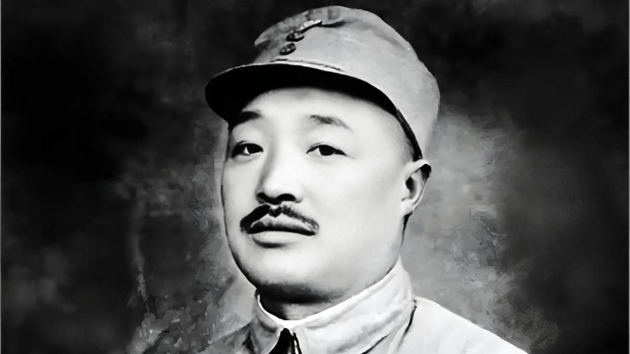 贺龙对毛主席有多忠诚？面对张国焘的拉拢直接拍桌子，解放战争时甘当后勤