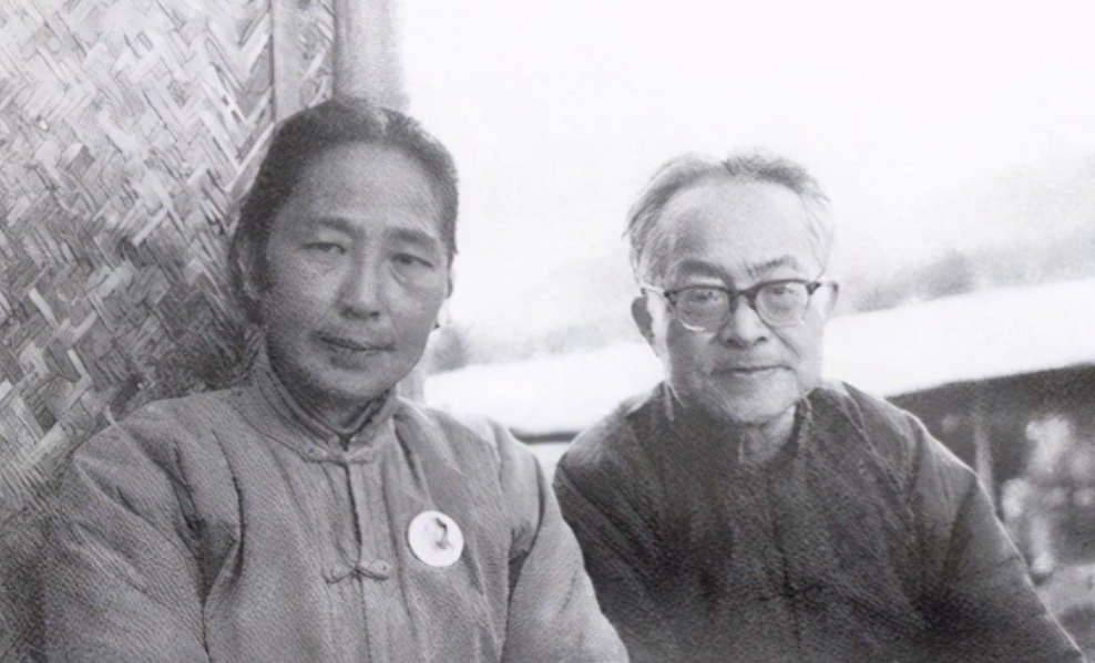 1929年，沈从文给自己的女学生张兆和写情书，结果张兆和拿着情书，跑到校长胡适那