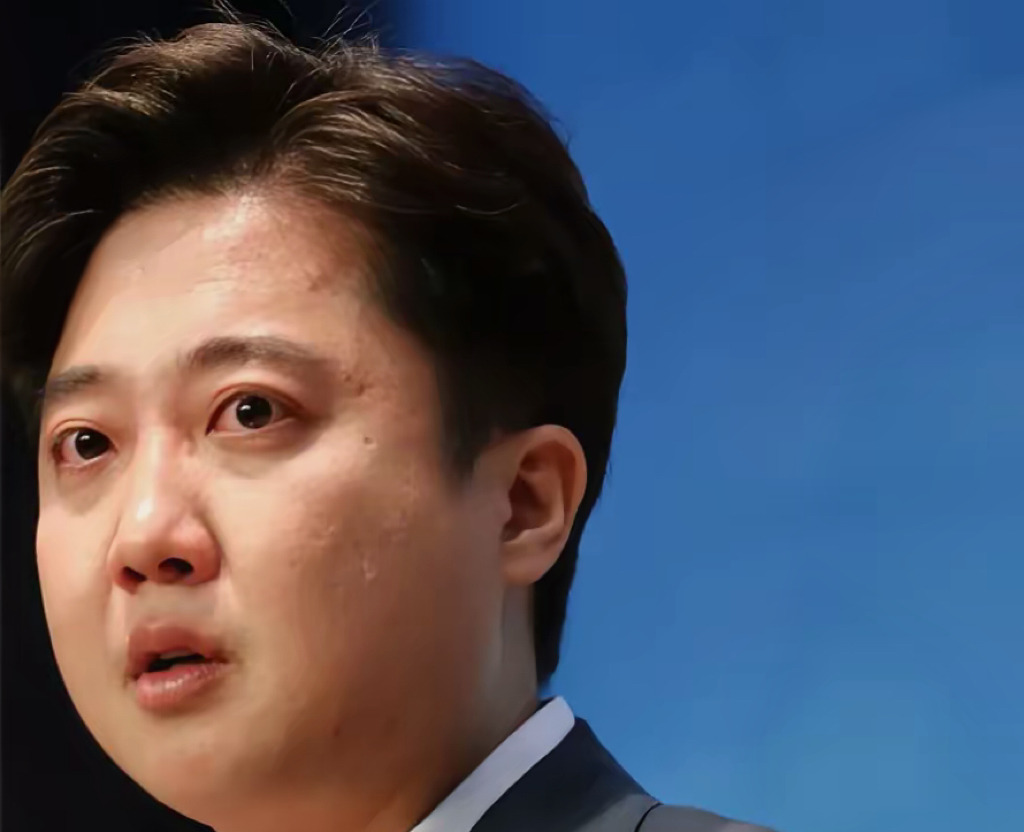 李俊锡搅局，尹锡悦麻烦大了











---










